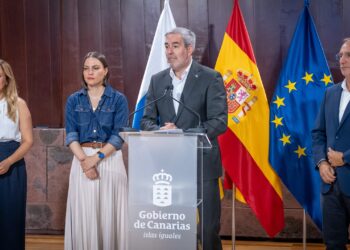 Canarias presenta su candidatura para acoger el Centro Nacional de Vulcanología