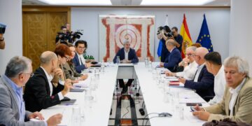 El Gobierno comparte con el Consejo Asesor la prioridad de reforzar los servicios públicos a través del presupuesto