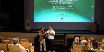 La gestión y la visión femenina en las artes escénicas canarias, a debate en un encuentro profesional