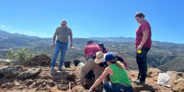 El concejal de Cultura y Patrimonio Histórico, Julián Melián, durante una visita a los trabajos en el Tagoror de El Gallego