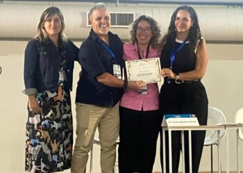 El equipo de enfermeras de Enfermedad Inflamatoria Intestinal del HUC, premio a la “Mejor Comunicación”