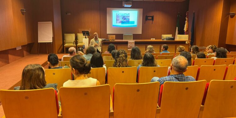 Una treintena de profesionales del Área de Salud de Fuerteventura se forman en la humanización del sistema