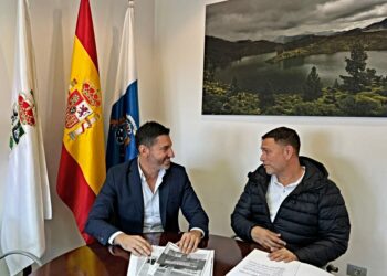 Foto archivo Alejandro Marichal y Dimas Sarmiento en una reunión de la concejalía