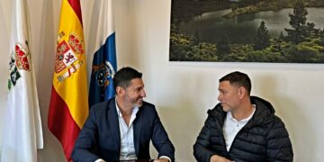 Foto archivo Alejandro Marichal y Dimas Sarmiento en una reunión de la concejalía