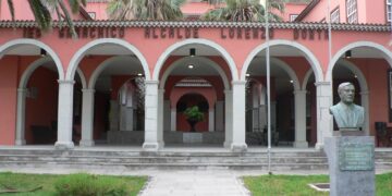 Educación adjudica las obras de reposición de carpintería exterior en el IES Garachico, en Tenerife, por 374.000 €