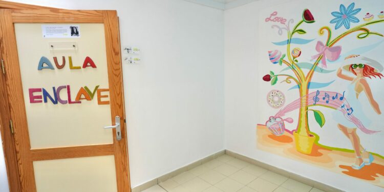 Educación refuerza la red de aulas Enclave con 56 actuaciones en centros de todas las islas