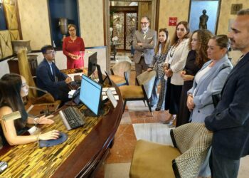 Hecansa forma a más de un centenar de estudiantes con clases teóricas en el aula y prácticas en hoteles