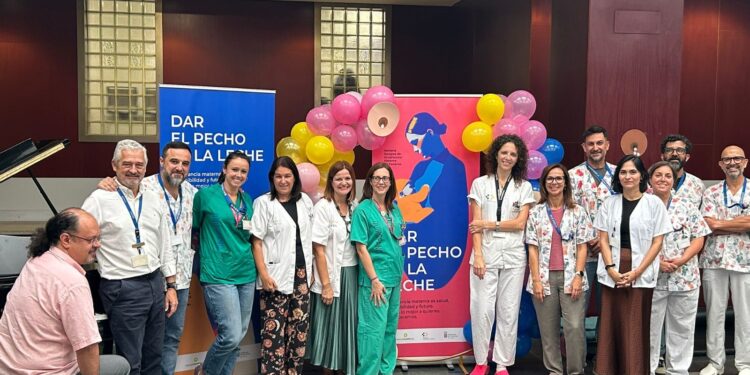 Profesionales del Hospital La Candelaria realizan un encuentro con familias para promover la lactancia materna