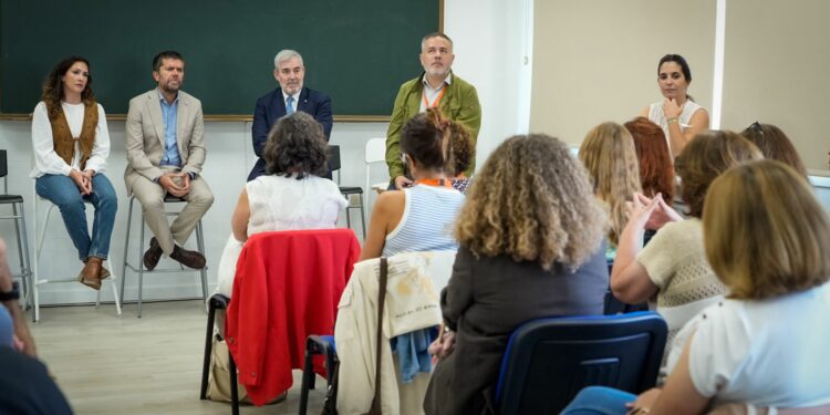 Clavijo garantiza un papel prioritario de la mujer rural en la estrategia del Reto Demográfico y en la Agenda 2030