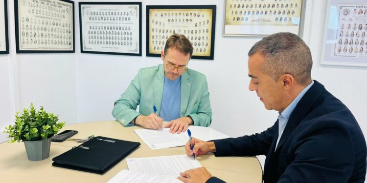 La ESSSCAN y la Escuela de Enfermería Nuestra Señora de Candelaria impulsan la formación de los profesionales