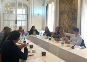 Rita Tristancho expone en un encuentro nacional las principales medidas del SCS en el ámbito de la cronicidad