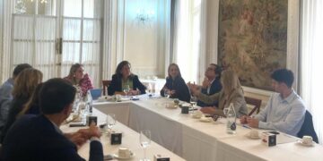 Rita Tristancho expone en un encuentro nacional las principales medidas del SCS en el ámbito de la cronicidad