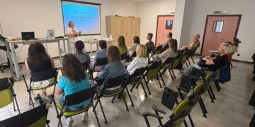 La Gerencia de Atención Primaria de Gran Canaria forma a sus trabajadores en el manejo y cuidado de su voz