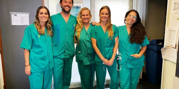 El Hospital Doctor Negrín interviene 32 cáncer de esófago mediante cirugía robótica