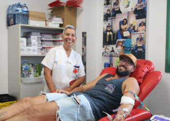 El Hospital Molina Orosa implanta la figura de promotora de donación de sangre