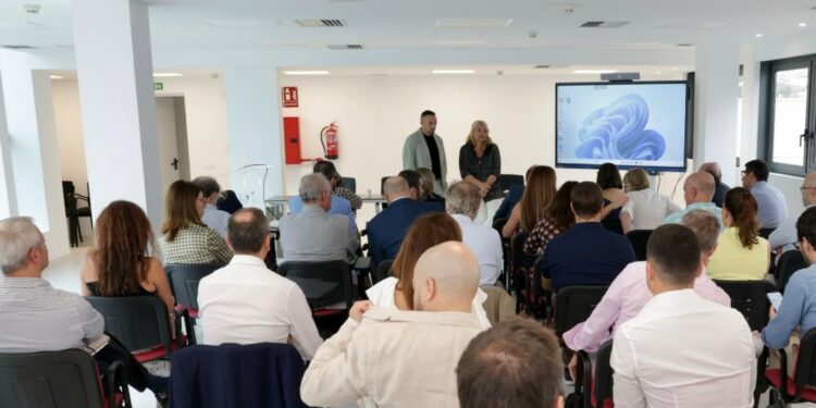 Sanidad y SCS analizan la implementación de las nuevas acciones asistenciales y de promoción de la salud