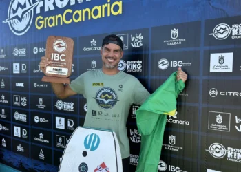 El brasileño Uri Valadão sella en Gran Canaria su segundo título mundial de bodyboard 17 años después