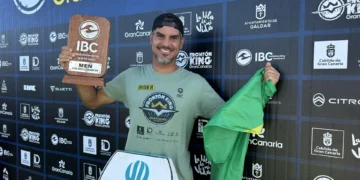 El brasileño Uri Valadão sella en Gran Canaria su segundo título mundial de bodyboard 17 años después