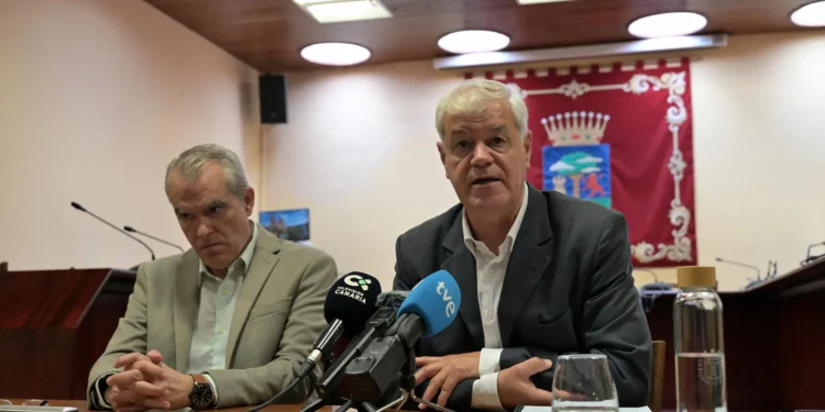 El PSOE llega a un acuerdo con el PP e IU para gobernar juntos en el Cabildo de El Hierro