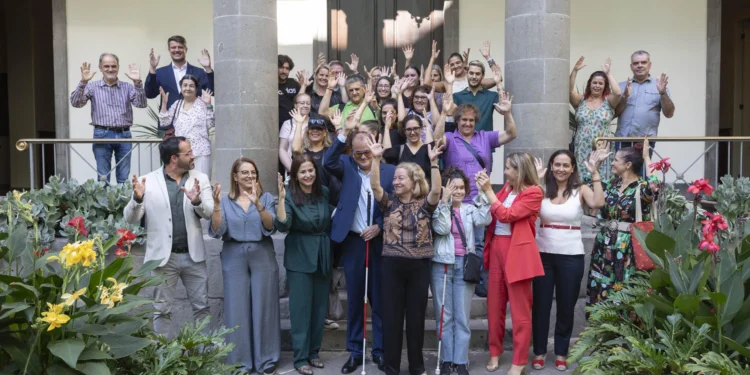 Las personas sordociegas reivindican en su día europeo la visibilidad y necesidades que tienen en Canarias
