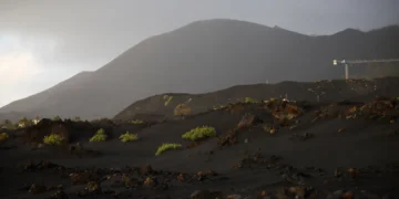 El Gobierno activará por decreto ley la bonificación del IRPF en La Palma y 100 millones de inversión