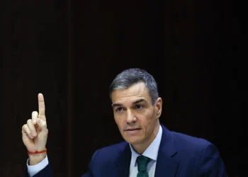 Pedro Sánchez dice a CC que si convence al PP, se convalidará el ‘decreto Canarias’