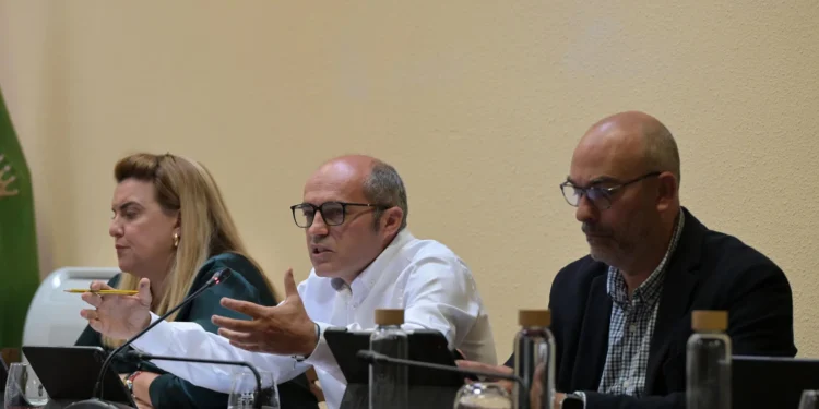 Alpidio Armas expulsa de su gobierno a Asamblea Herreña y reta a la oposición a presentar una moción de censura