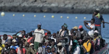 Llega a El Hierro un cayuco con unos 230 ocupantes subsaharianos