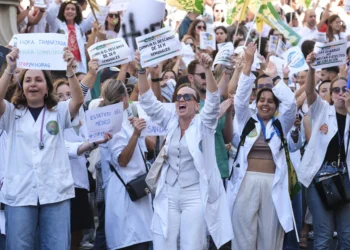 En huelga el 22,7 % de los médicos en Canarias, una cifra que su sindicato eleva al 75 %