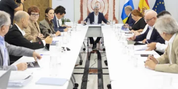 Canarias elevará la edad y rebajará el nivel de renta para deducirse la compra de vivienda