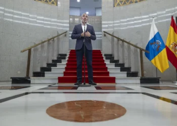 Clavijo llama a evitar ataques personales tras el episodio entre Adasat Goya y un diputado de NC