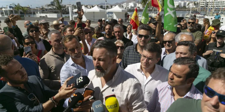 Abascal: Yo también estaría dispuesto a salvar a Óscar Camps pero para que vaya a prisión