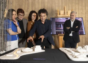 Hormigón y piedra de todas las islas: el «Palacio de todos los canarios» cumple 25 años