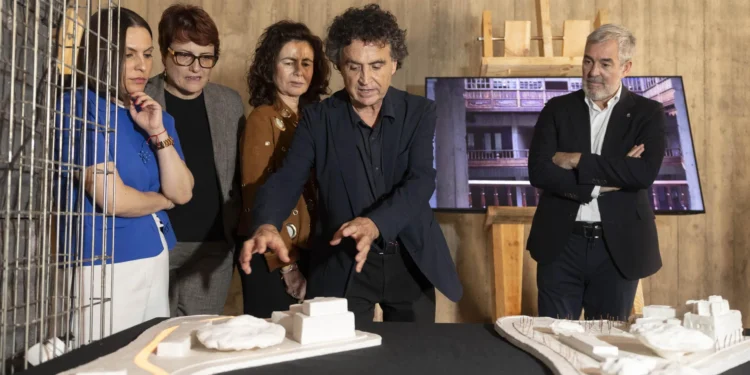 Hormigón y piedra de todas las islas: el «Palacio de todos los canarios» cumple 25 años