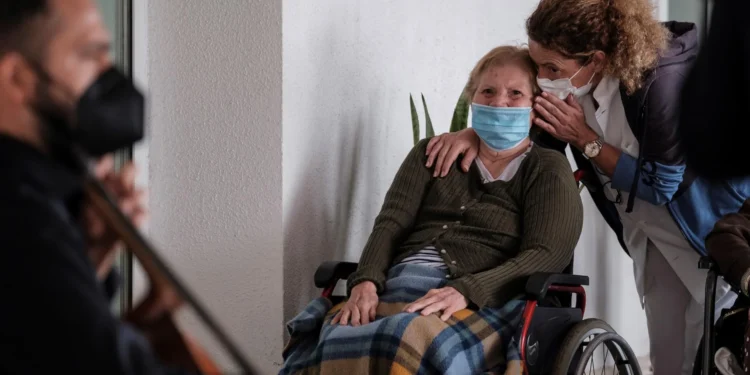 Canarias es la región donde más aumentan las personas atendidas por el servicio de dependencia y donde más baja la espera