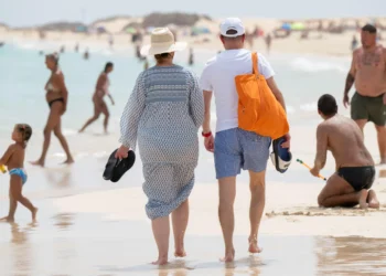 Canarias recibe en agosto 1.235.965 turistas extranjeros, cifra jamás anotada ese mes