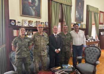 Fernando Gómez-Pamo aborda la mejora de la salud mental del personal de las Fuerzas Armadas en Canarias