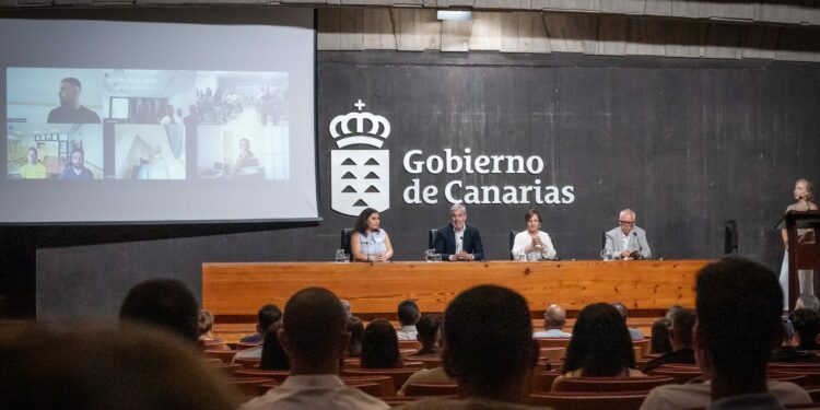 Fernando Clavijo destaca la colaboración con los municipios para fortalecer el sistema de seguridad canario