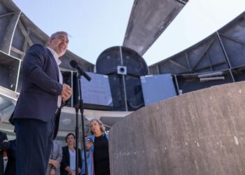 Clavijo: “Gracias a las ventajas fiscales de Canarias el sector privado genera economía a través de la ciencia”