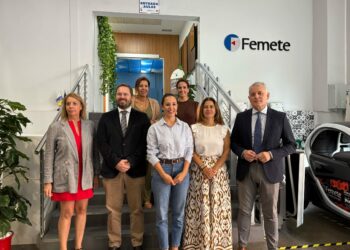 Empleo visita dos proyectos de inserción laboral en los que colabora con FEMETE