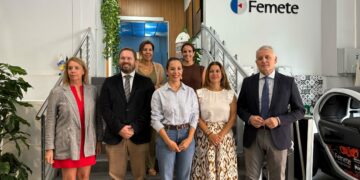 Empleo visita dos proyectos de inserción laboral en los que colabora con FEMETE