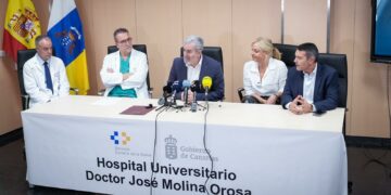 Canarias avanza en la innovación sanitaria con la incorporación de la cirugía robótica al Hospital Molina Orosa