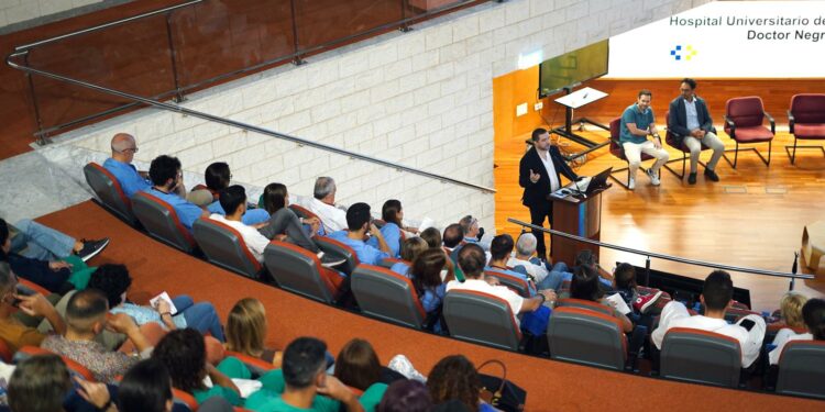 Más de 600 personas participan en el Doctor Negrín en una jornada de formación sobre reanimación cardiopulmonar