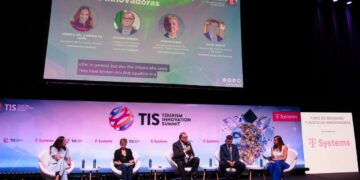 Jéssica de León explica el proyecto piloto para impulsar la comercialización online de experiencias turísticas