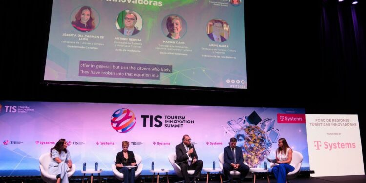 Jéssica de León explica el proyecto piloto para impulsar la comercialización online de experiencias turísticas