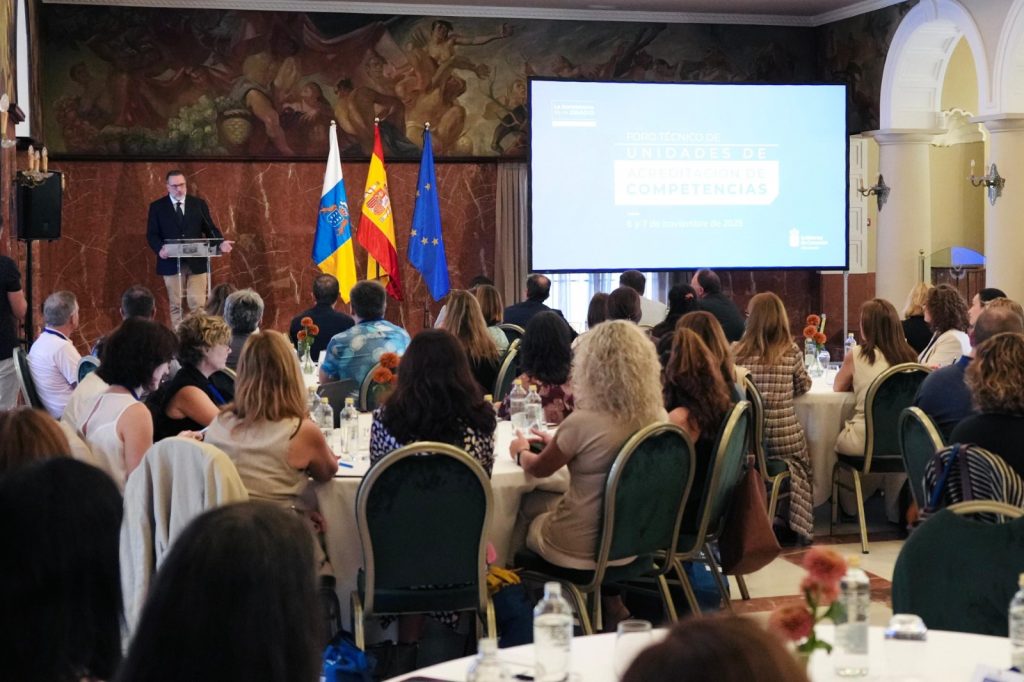 foto-foro-tecnico-de-unidades-de-acreditacion-de-competencias-2-1024x682-1