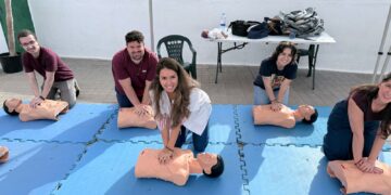 El SCS congrega a un centenar de familias en la Feria de la Salud del CEIP La Goleta