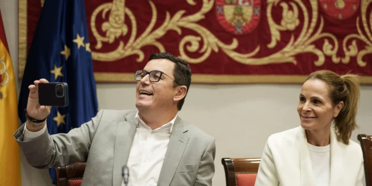 El Gobierno de Canarias sube un 45 % la inversión en vivienda y la oposición le afea que el esfuerzo es de la UE