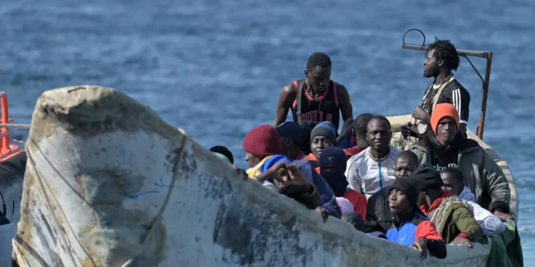 La Justicia ampara a un menor de Gambia que fue tratado como adulto a pesar de su pasaporte