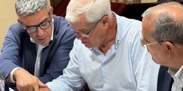 El Gobierno traslada a Cabildo y Ayuntamiento el informe de localización de la balsa de riego de El Pinar